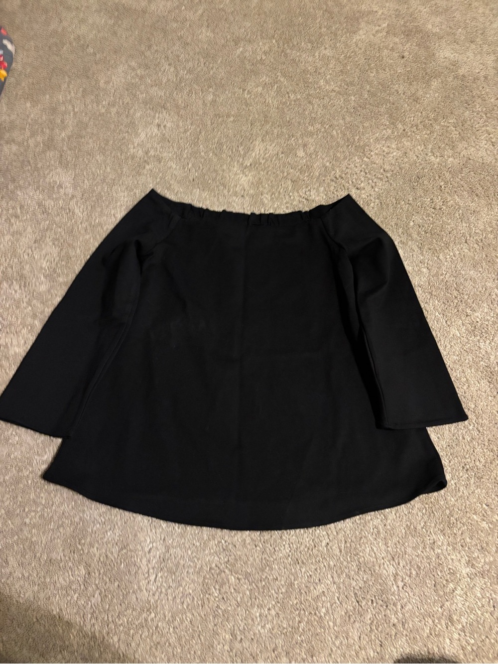 Tuckernuck Black Off-Shoulder Women’s Shirt size medium